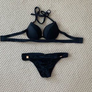 Black Victoria Secret bikini